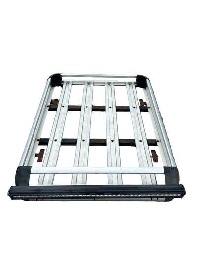 Roof basket with light bar