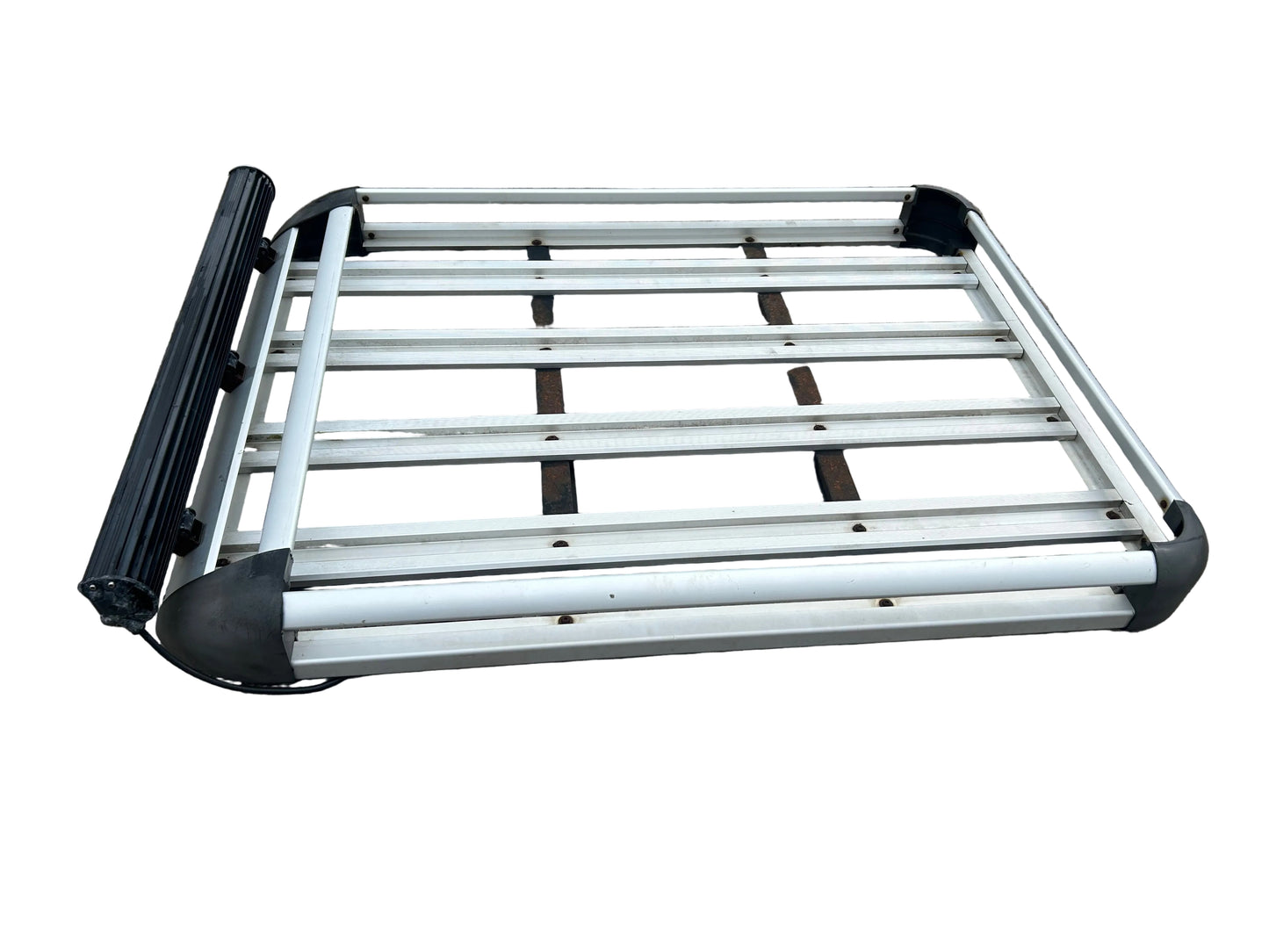 Roof basket with light bar