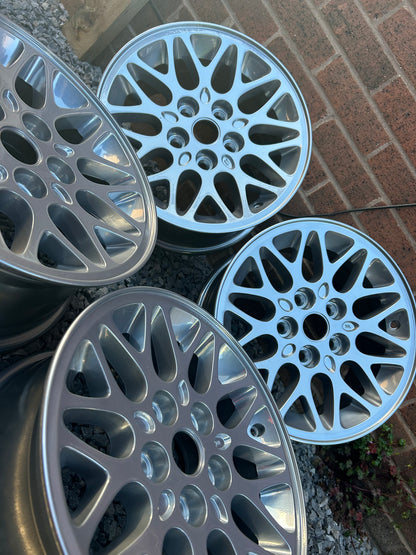 4x Snowflake XJ alloys