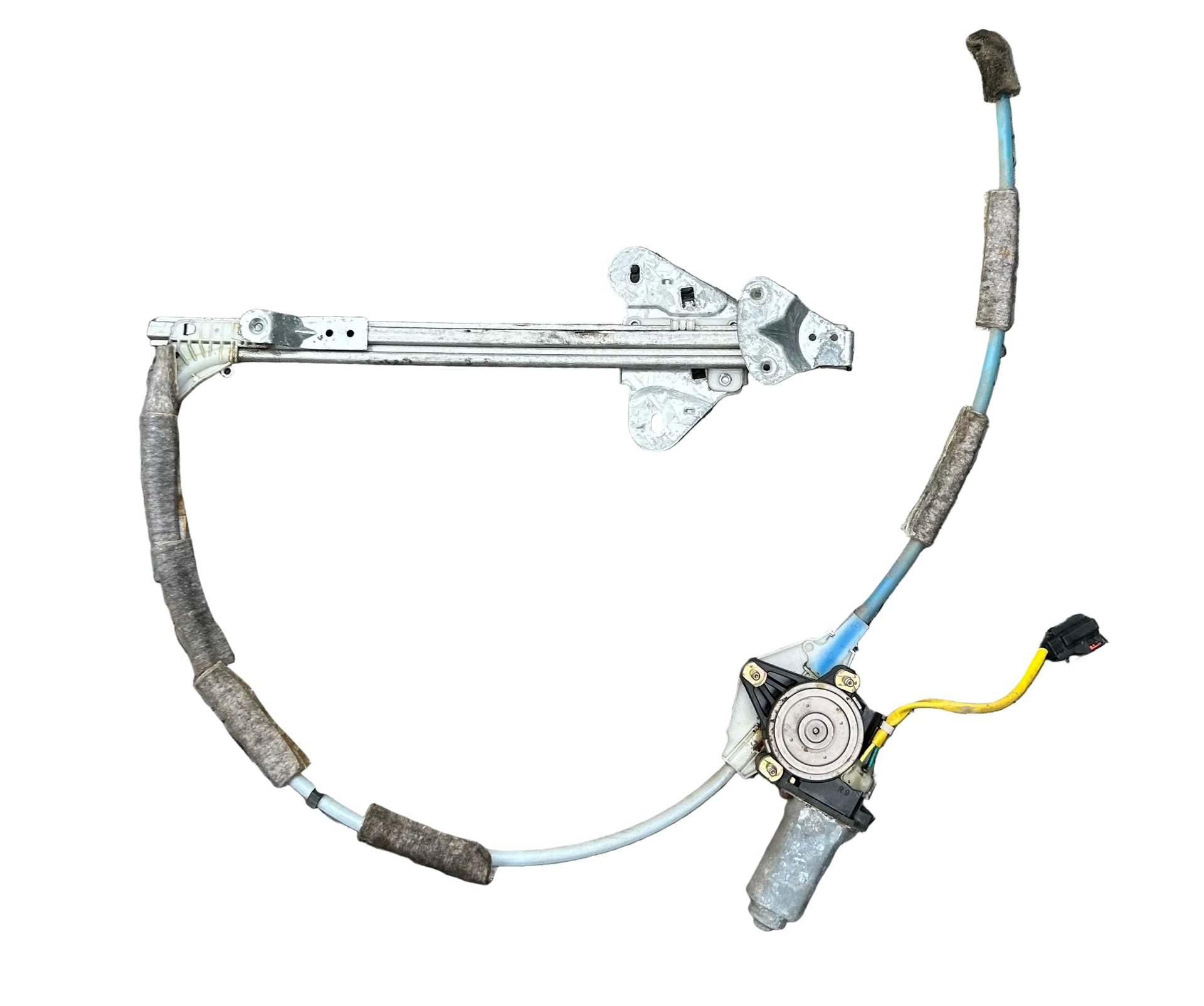 Passenger side front window regulator